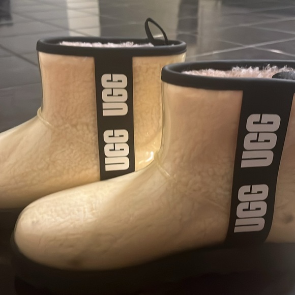 Women’s Ugg Classic Clear boots - Picture 8 of 8